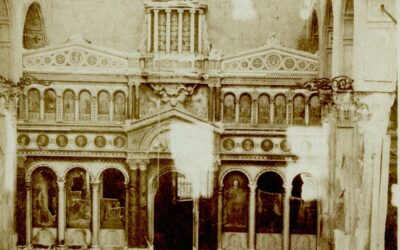 Σμύρνη, 1922. Το εσωτερικό του Ιερού Ναού του Αγίου Ιωάννη κατεστραμμένο από τους τούρκους.